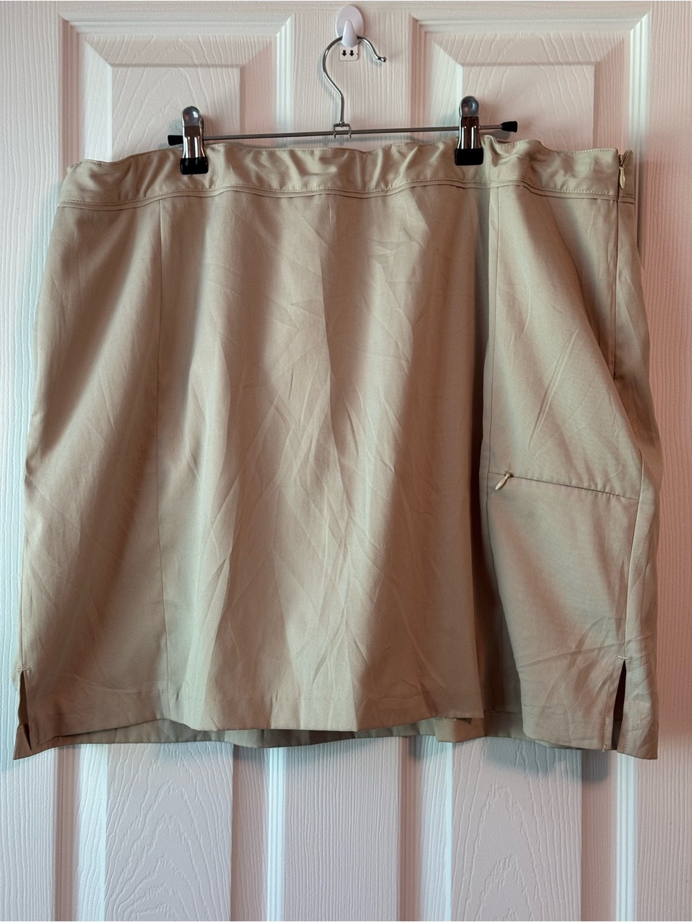 Beige Women's Golf Skort - Classic Athletic Style